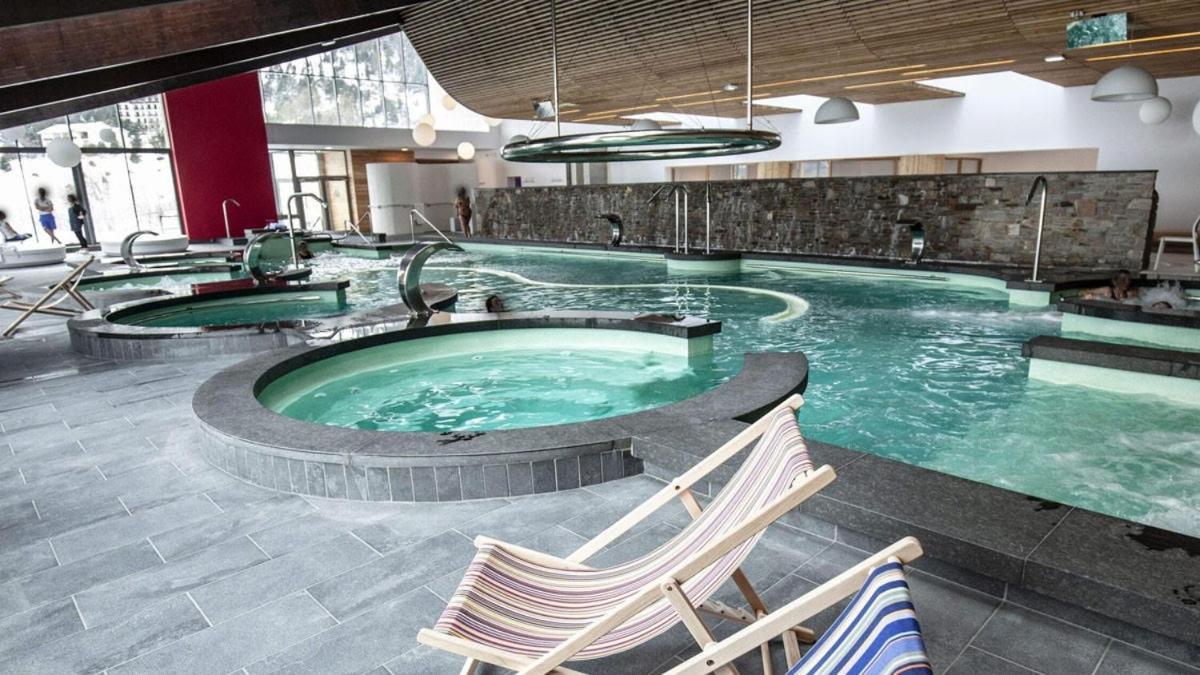 Cottage Des Pleiades - Station De Ski Accessible A Pieds 레 장글 외부 사진